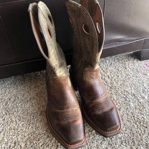 Men’s Ariats - size 9 - nearly brand new